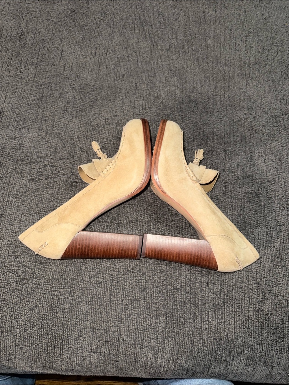 Vince Camuto Cefinlyn Suede Tassel Loafer Pumps Beige Size 11M Block Heel - Picture 5 of 16